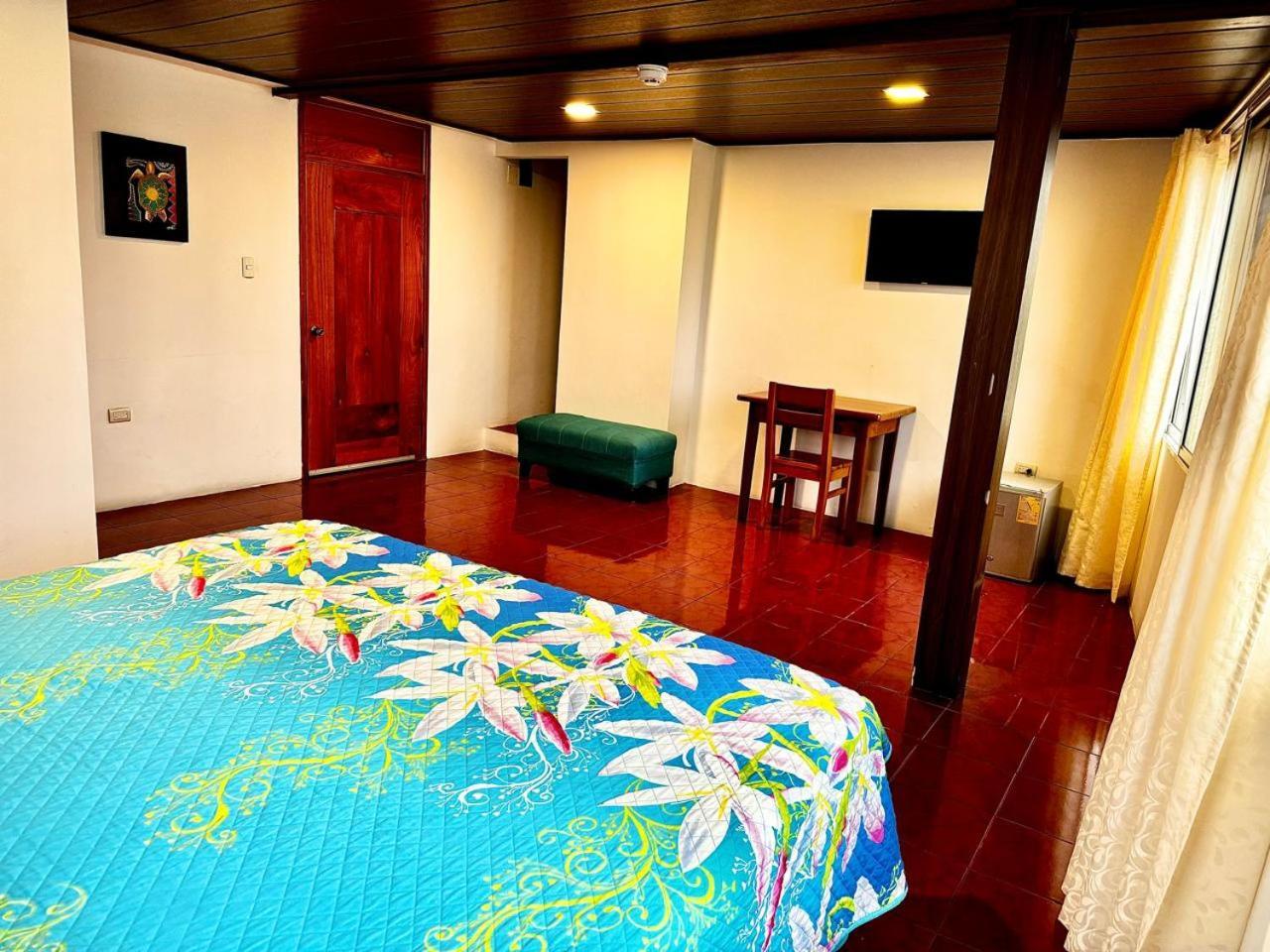 Hostal Muyuyo Puerto Ayora  Exterior foto