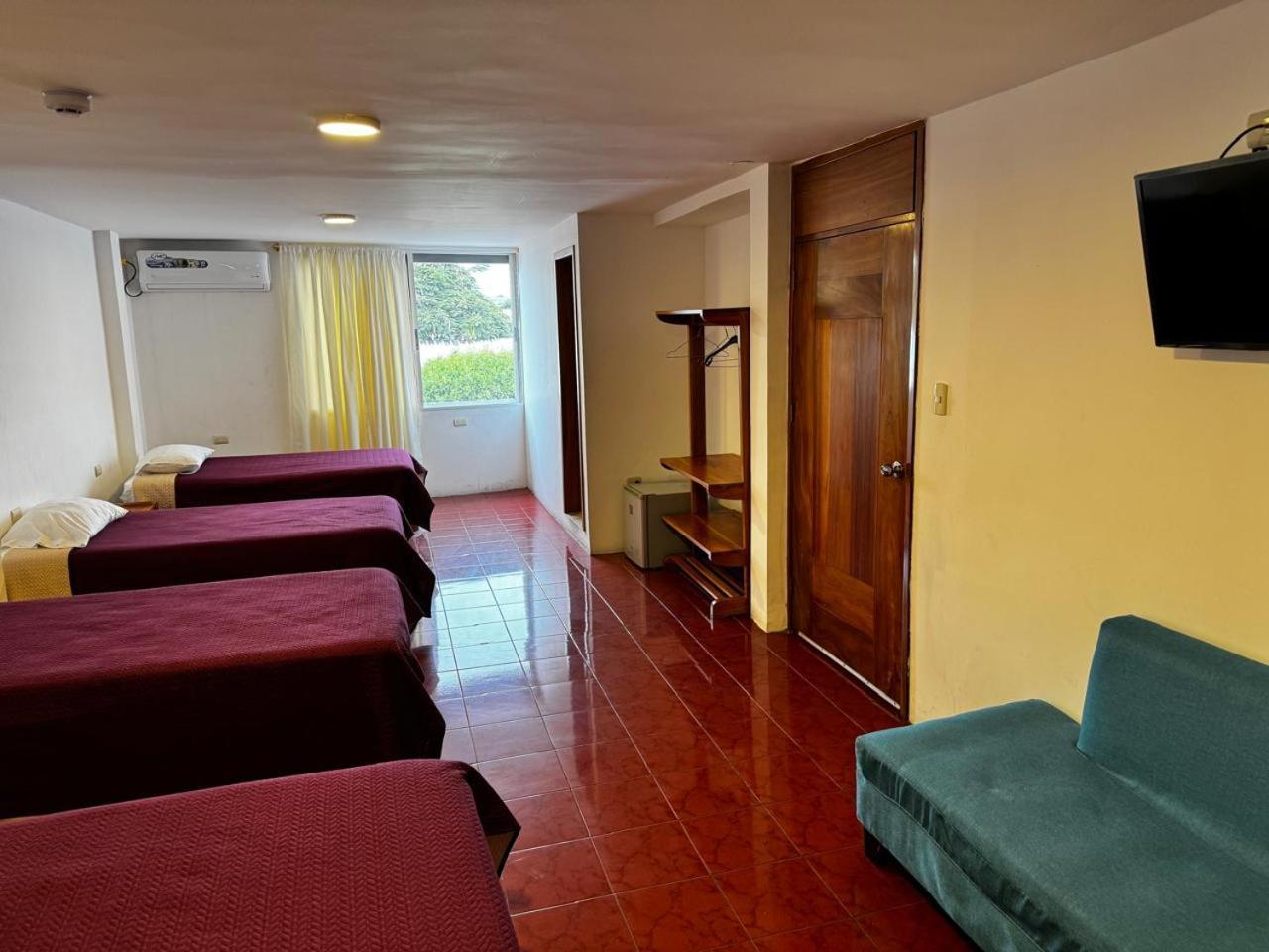 Hostal Muyuyo Puerto Ayora  Exterior foto