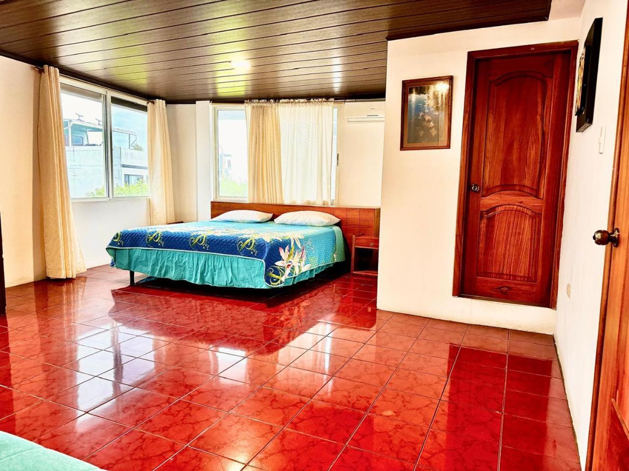 Hostal Muyuyo Puerto Ayora  Exterior foto